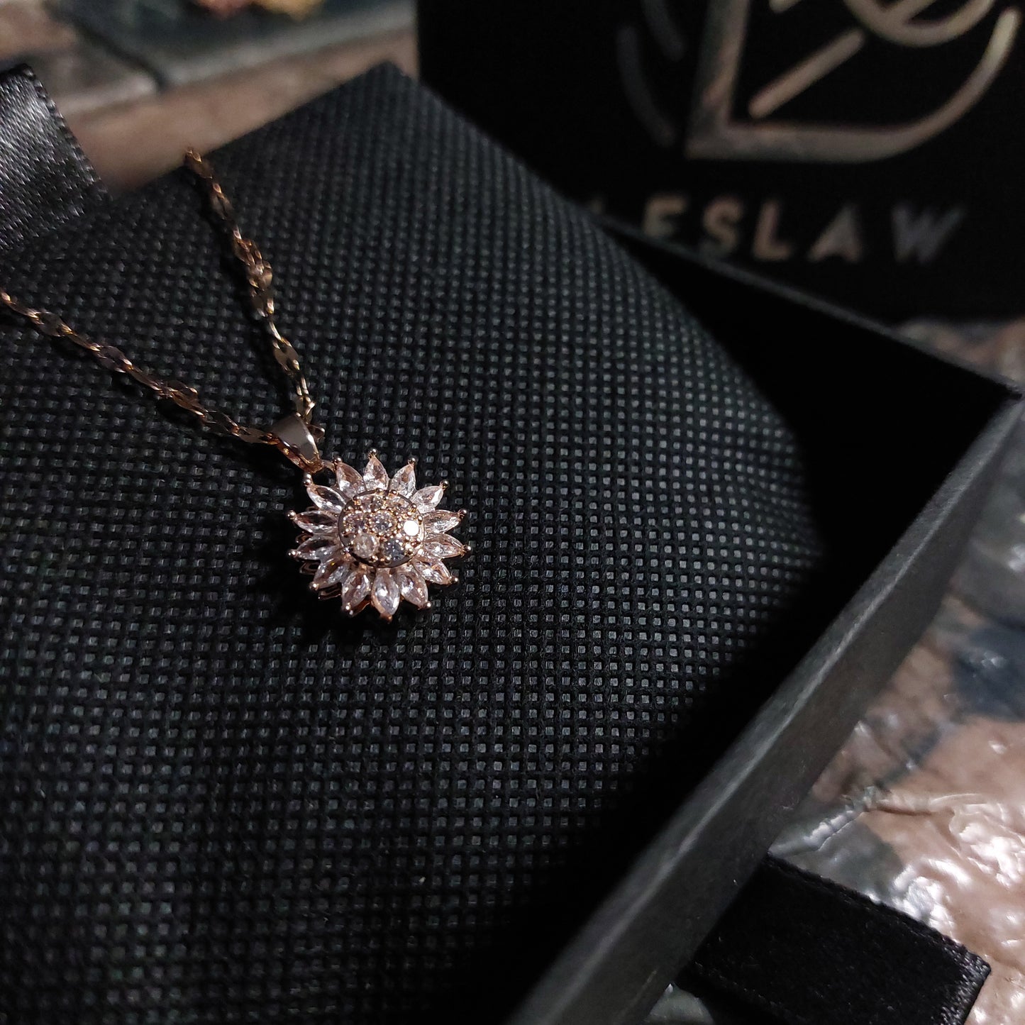 Collar Girasol Giratorio 🌻