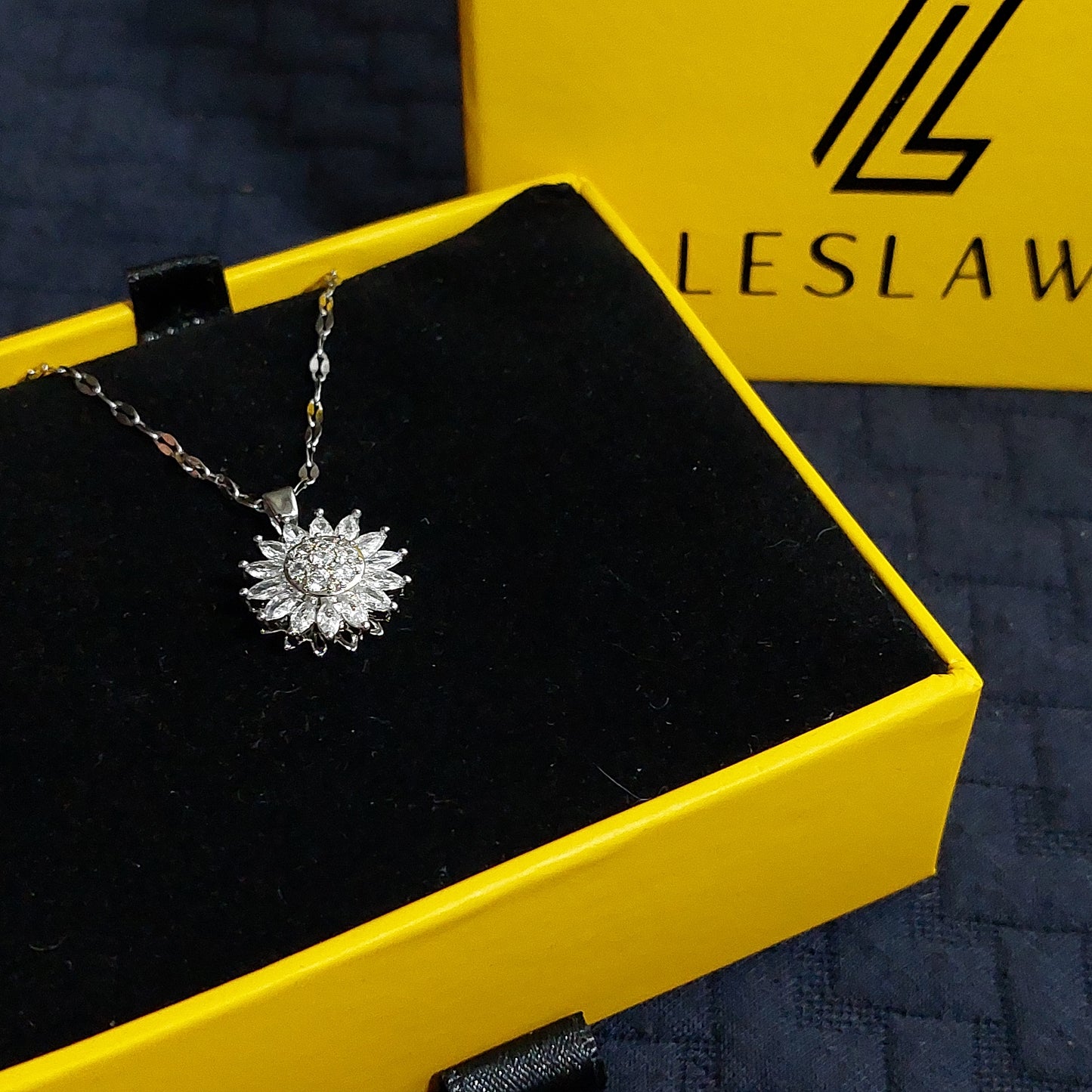 Collar Girasol Giratorio 🌻