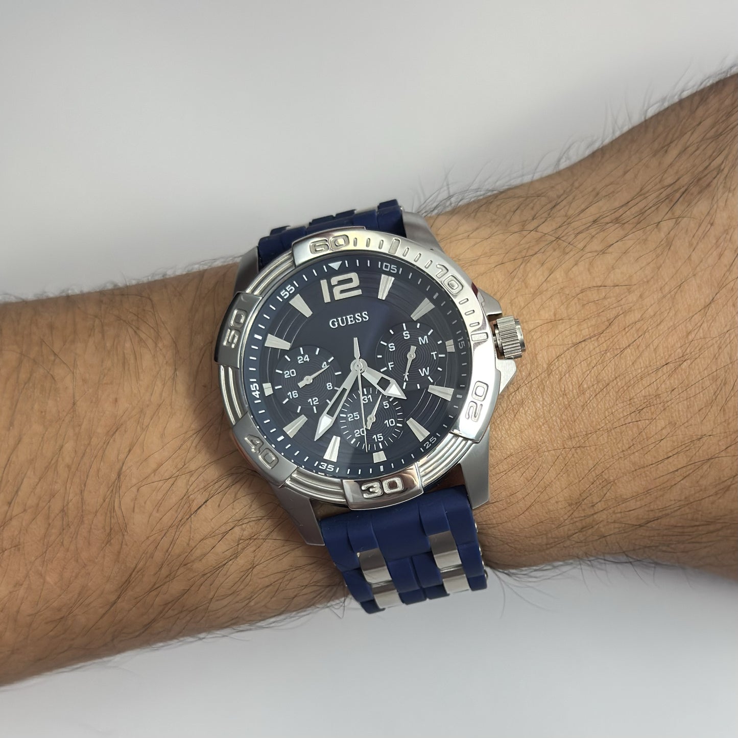 Reloj GUESS Oasis U0366G2 Genuino SilverAzul Multifuncional 100M