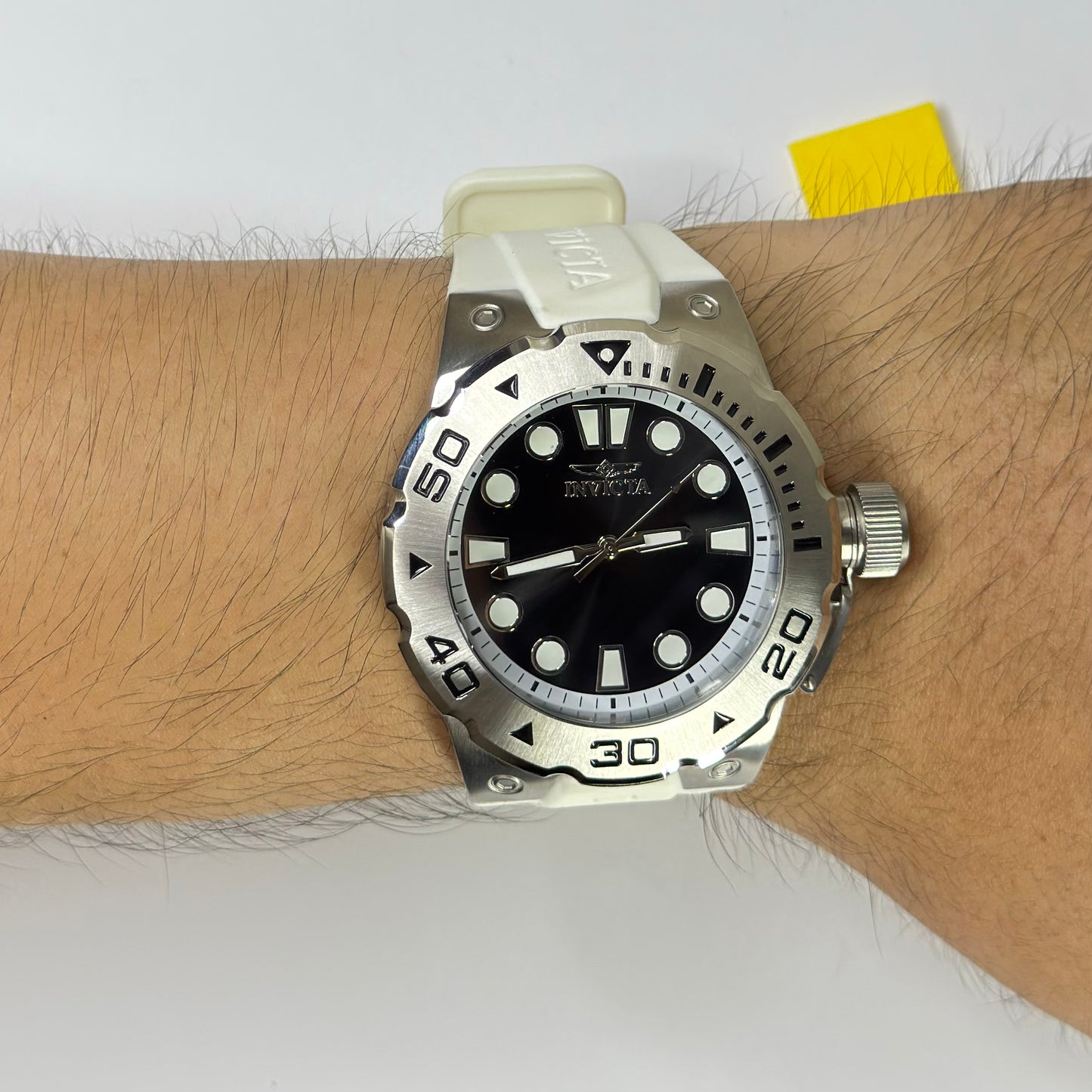 Reloj INVICTA Pro Diver Racing White 51mm 200metros (25110)