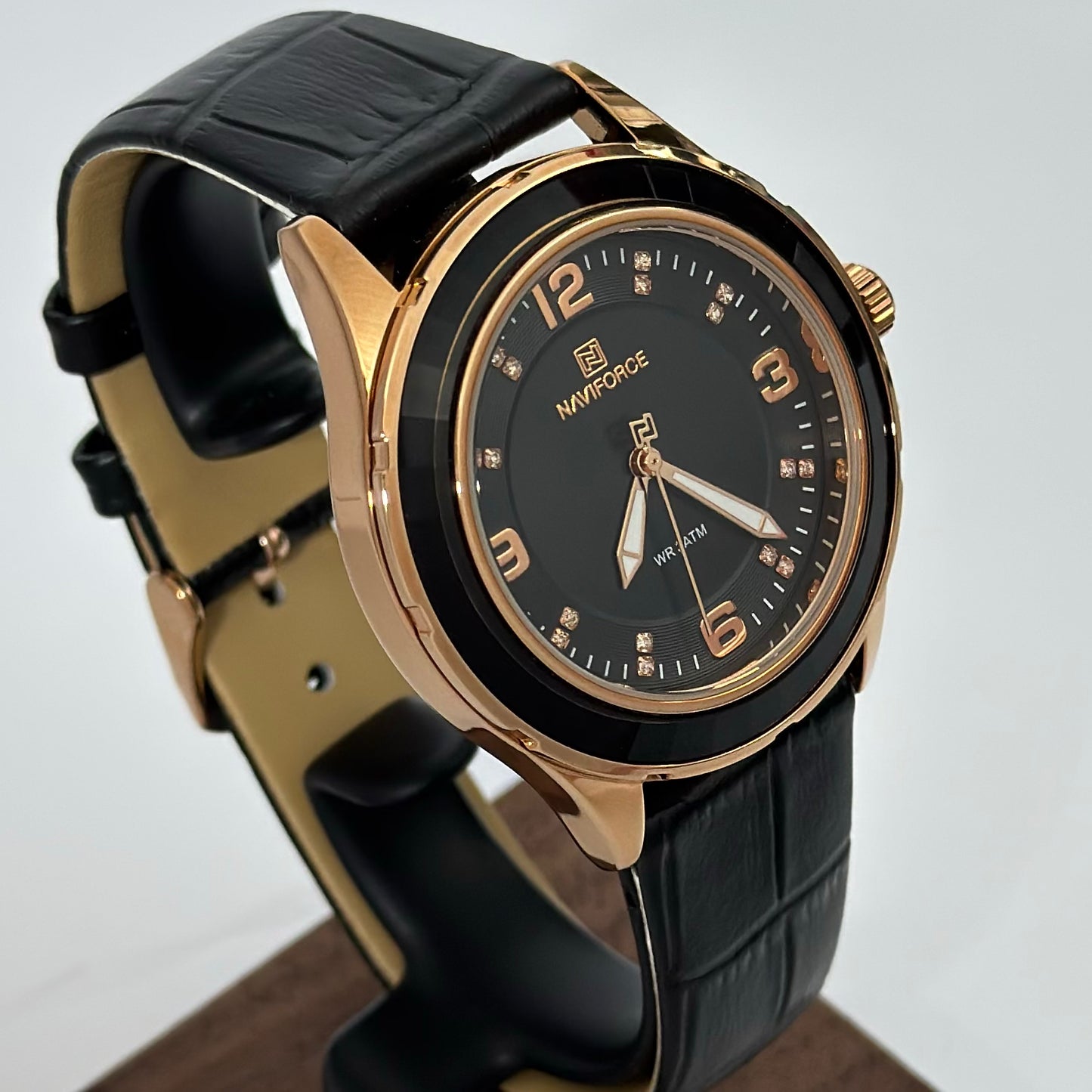 Reloj NAVIFORCE Elegant Cuero para Dama