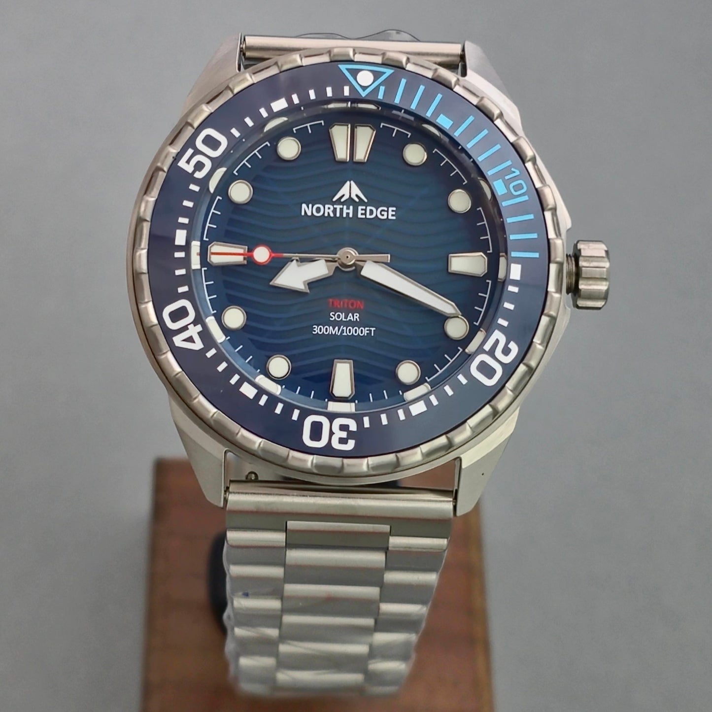 Reloj NORTH EDGE Triton Energía Solar 300 Metros