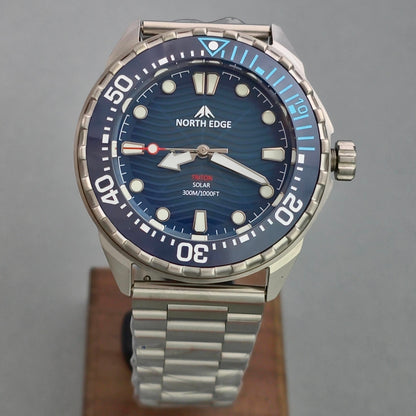 Reloj NORTH EDGE Triton Energía Solar 300 Metros