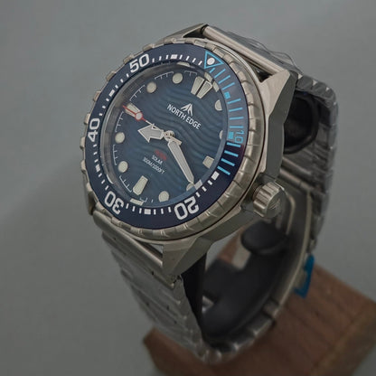 Reloj NORTH EDGE Triton Energía Solar 300 Metros