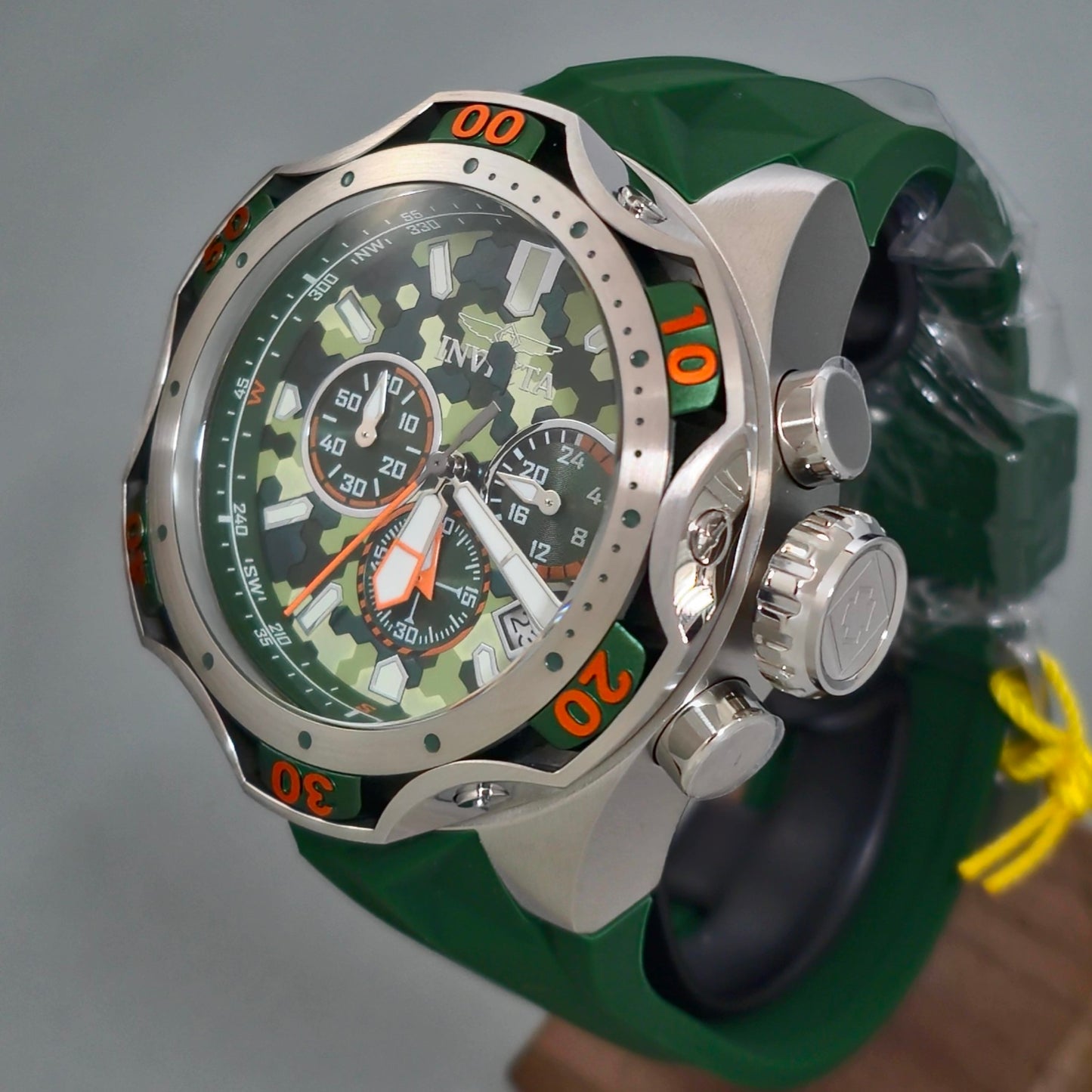 Reloj INVICTA Venom Combat 52.5mm (47759)