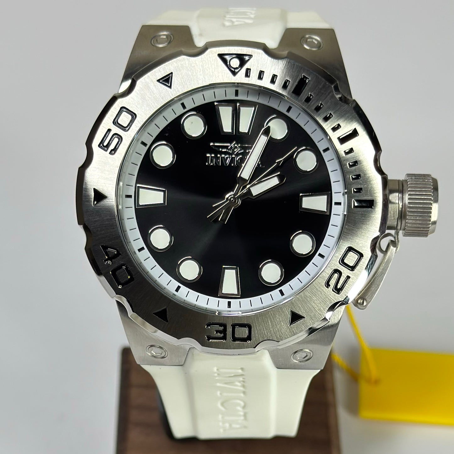 Reloj INVICTA Pro Diver Racing White 51mm 200metros (25110)