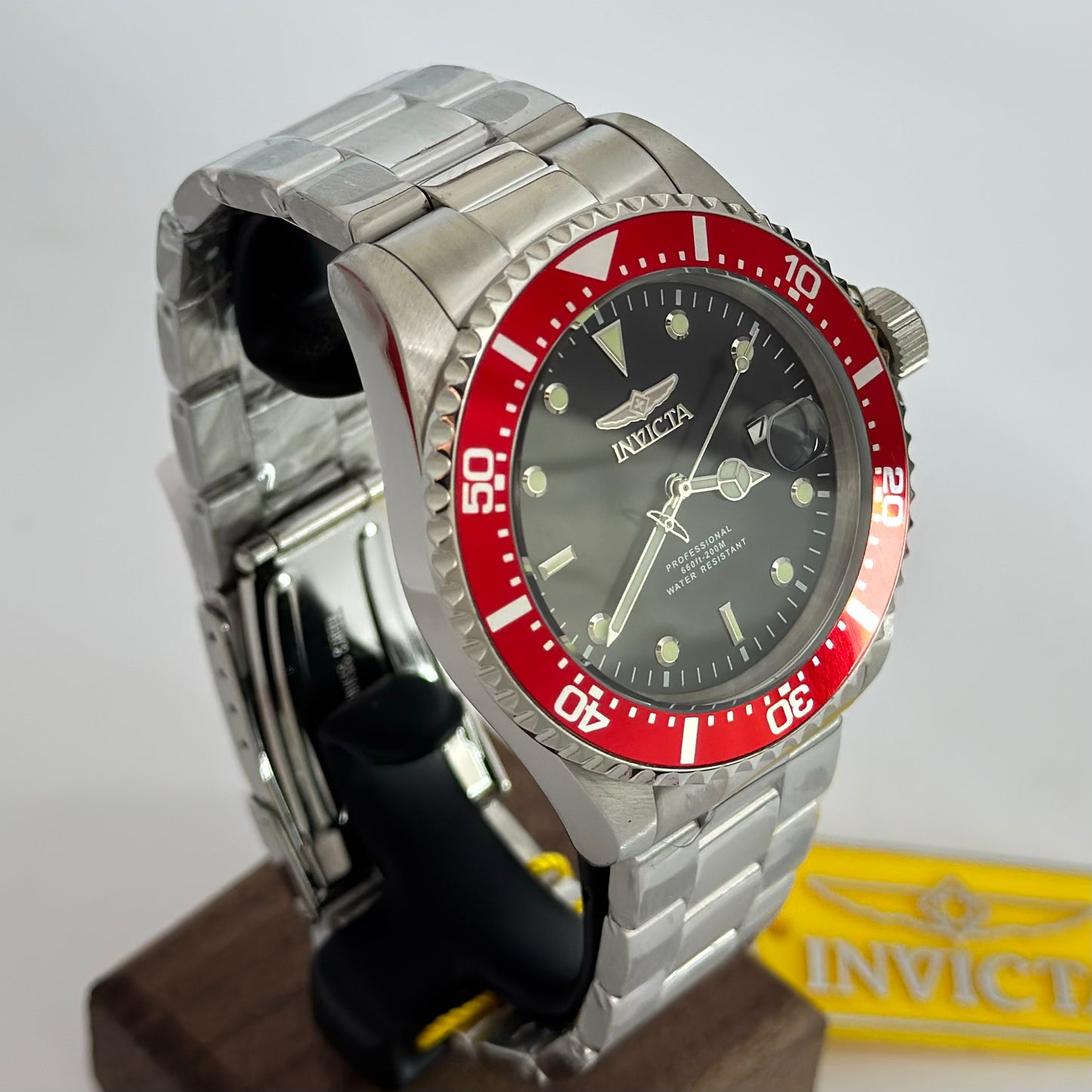 Reloj INVICTA Pro Diver Bisel Rojo 200 metros 43mm 22020