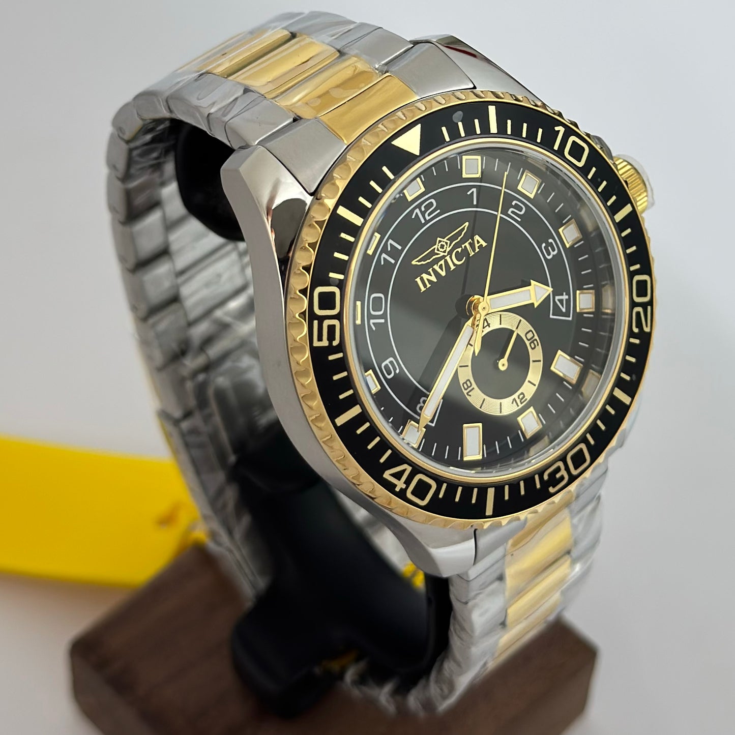 Reloj INVICTA Pro Diver Command Steel Gold (47128)