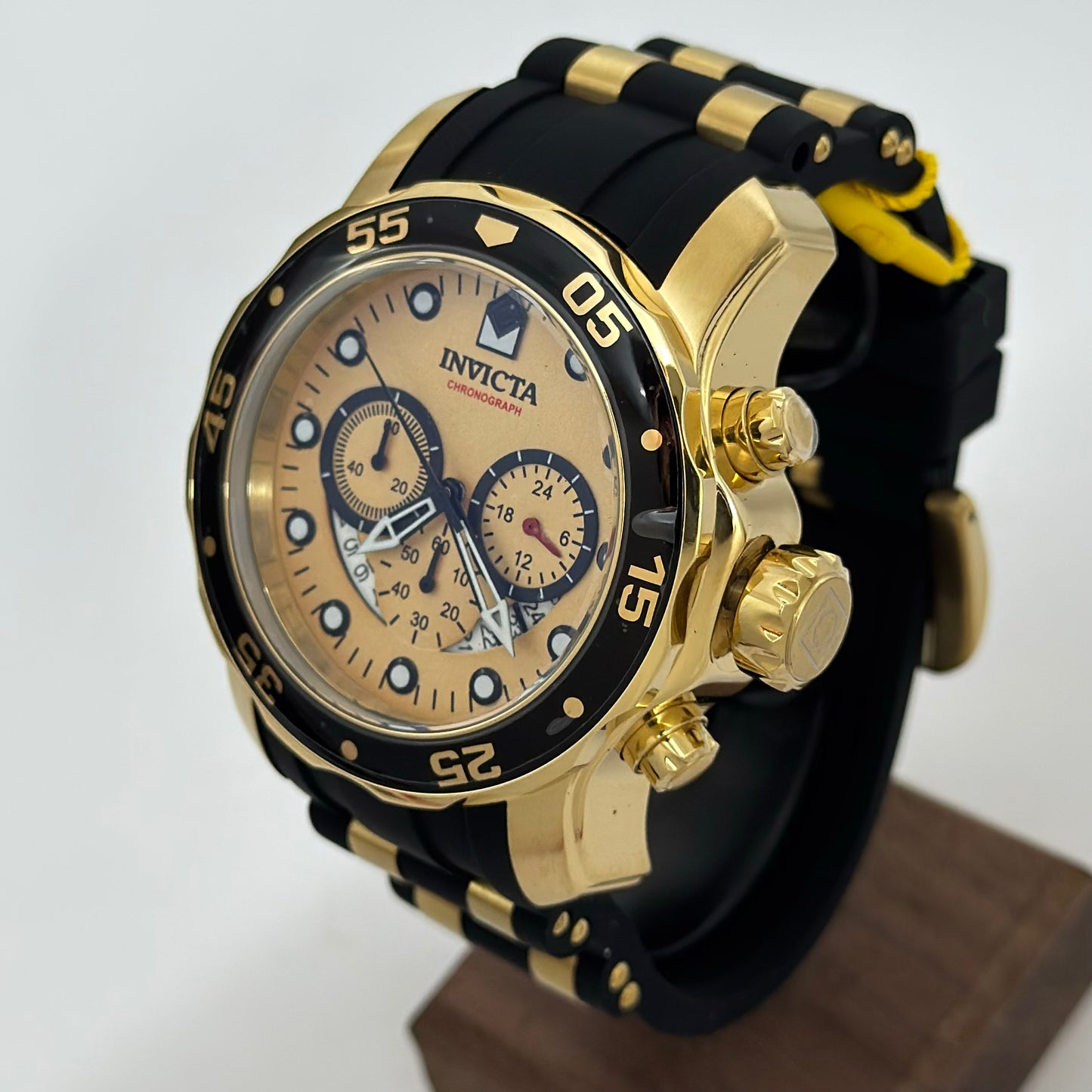 Reloj INVICTA Pro Driver SCUBA Golden 48mm (17566)