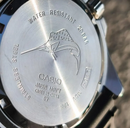 Reloj CASIO Duro Marlin Batman Acuático 200 metros MDV106B-1A1V