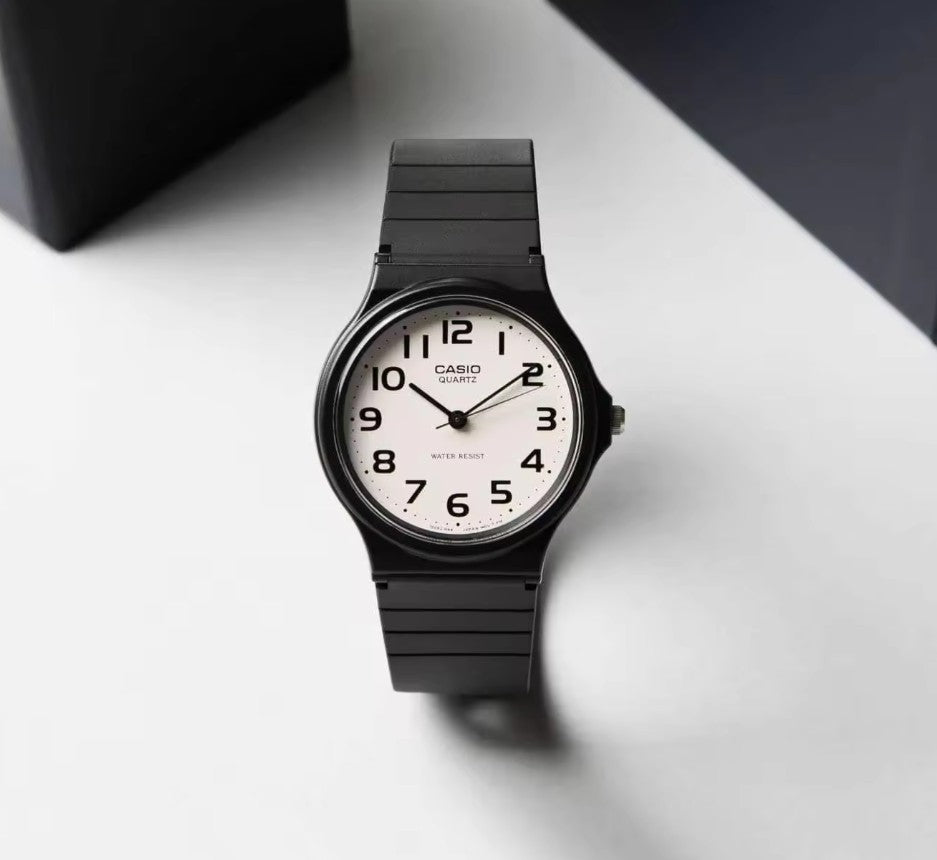 Reloj CASIO Unisex Minimalist MQ247B2